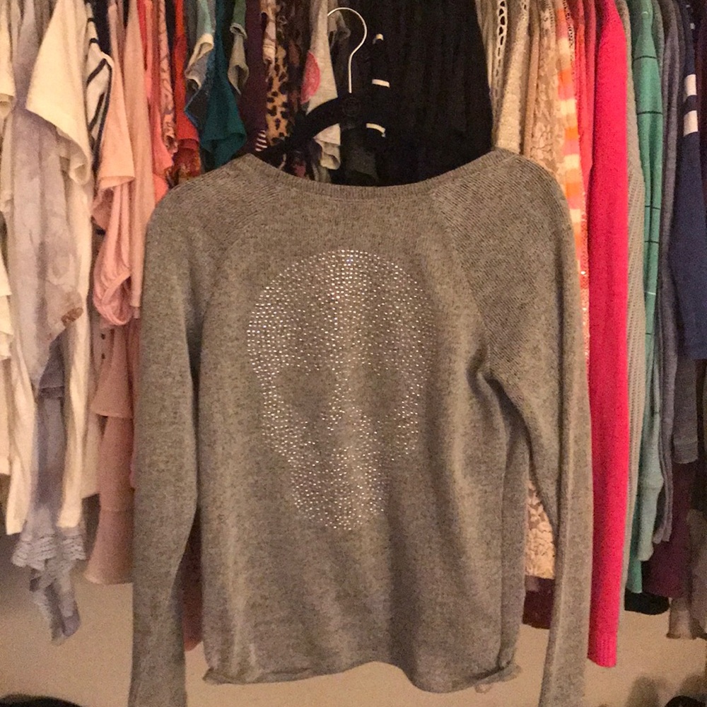 Grey backless skull V.S. sweater.